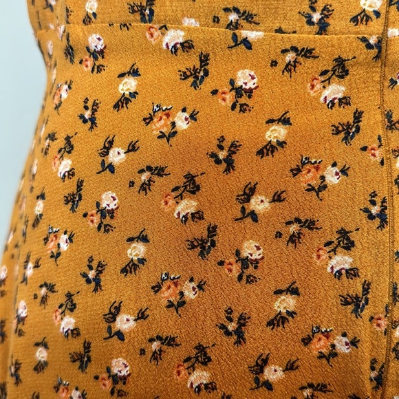 V-Neck Mustard Yellow Floral Mini Dress Forever 21 Size Medium - Picture 6 of 7